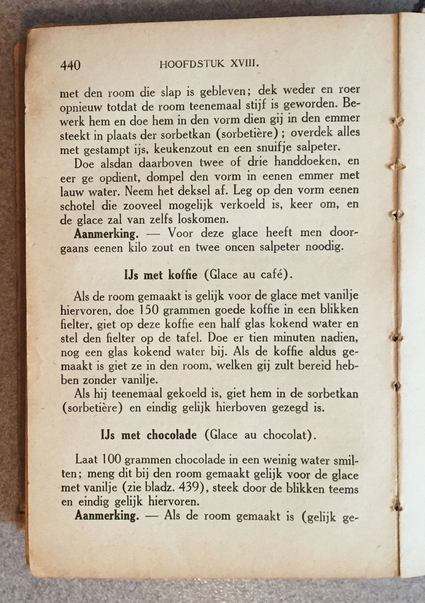 ‘IJs met koffie’ in Het Spaarzame Keukenboek (1861) van Gentse chef-kok Philippe Cauderlier.