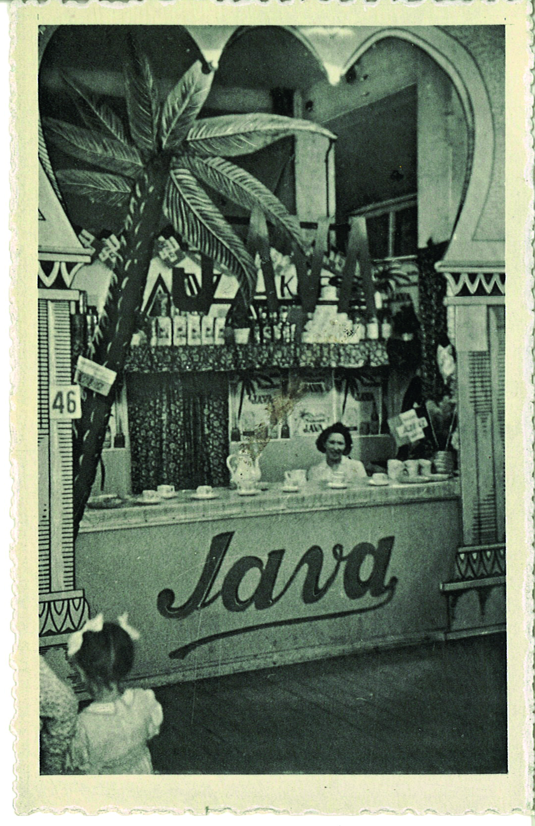 Verkoopstand van koffiebranderij Java in de jaren 1930-1940. Collectie koffiebranderij The Java Coffee Roasters, Rotselaar.